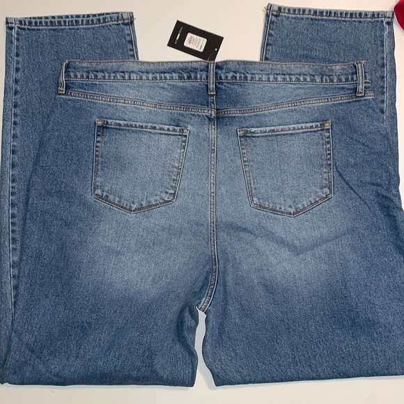 Fashion Nova hometown cutie destroyed mom jeans plus size - Picture 7 of 9